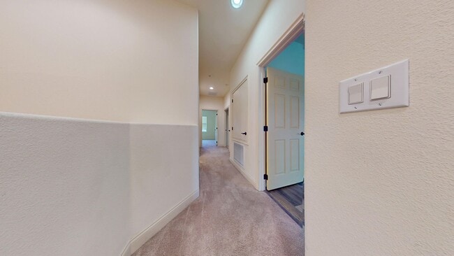 Building Photo - 4/3.5 TOWNHOME VILLA in Waterstone-Davenport