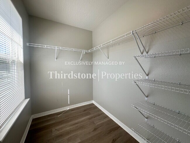 Building Photo - 1373 Tan Tara Trl
