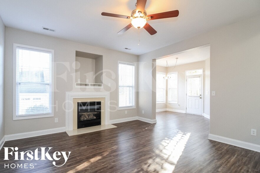 Building Photo - 221 Bridgewater Dr