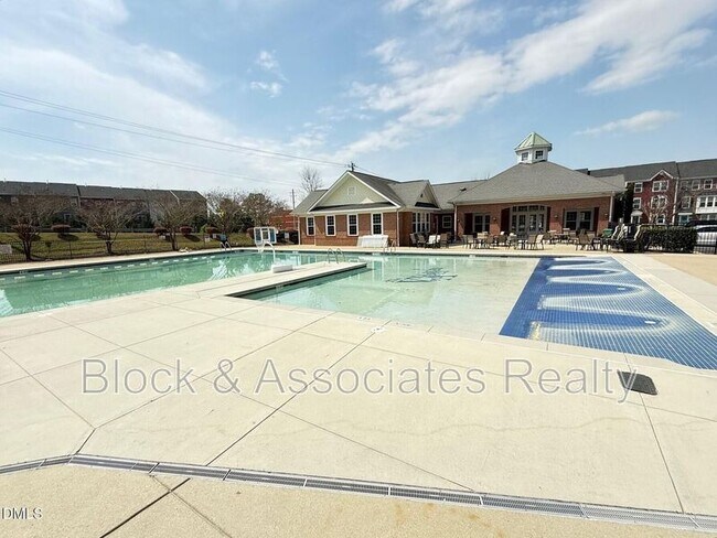 Building Photo - 545 Old Mill Village Dr