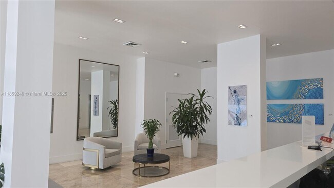 Building Photo - 2101 S Ocean Dr