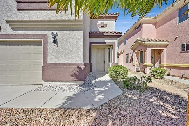Building Photo - 9316 Perennial Ave