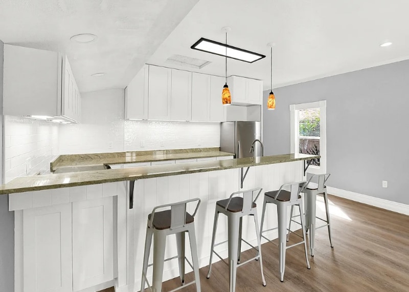 Building Photo - 523 Windsor St