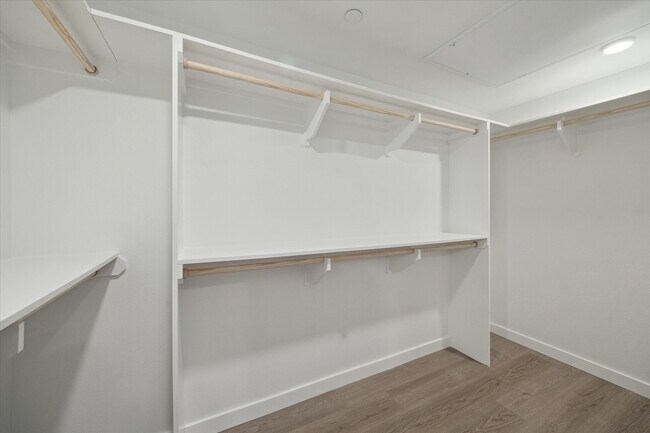 Building Photo - 1 Riva Row