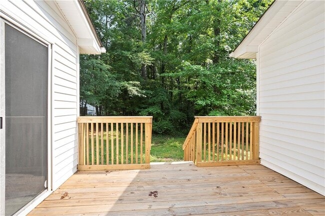 Building Photo - 6714 Lakewood Dr