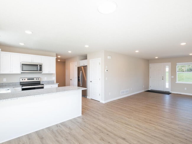 Building Photo - 580 SE 4th Ave