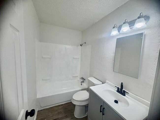 Building Photo - RENT PROMO!!Three bedroom home in S.W. OKC