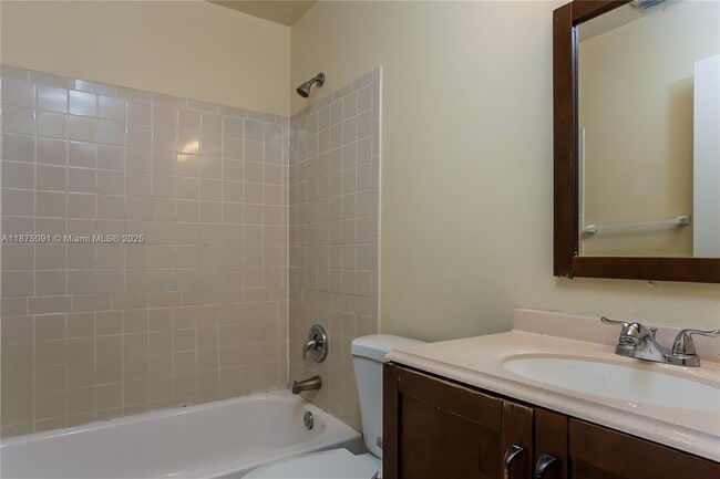 Building Photo - 5927 Ithaca Cir W