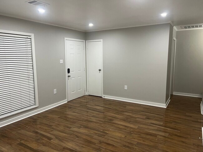 Building Photo - 11752 Sewanee Dr