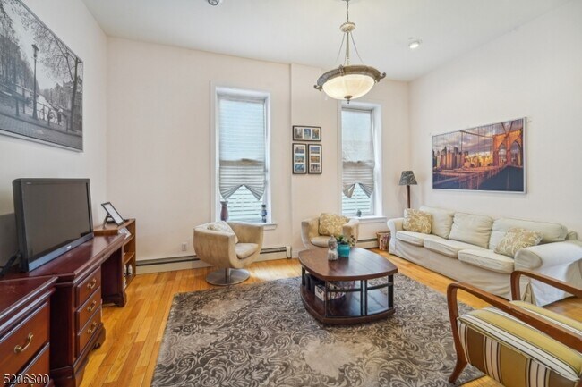 Building Photo - 105 Jefferson St