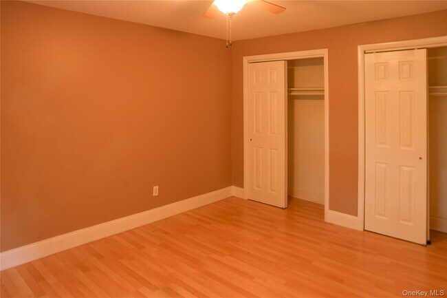 Building Photo - 50 Baron De Hirsch Rd