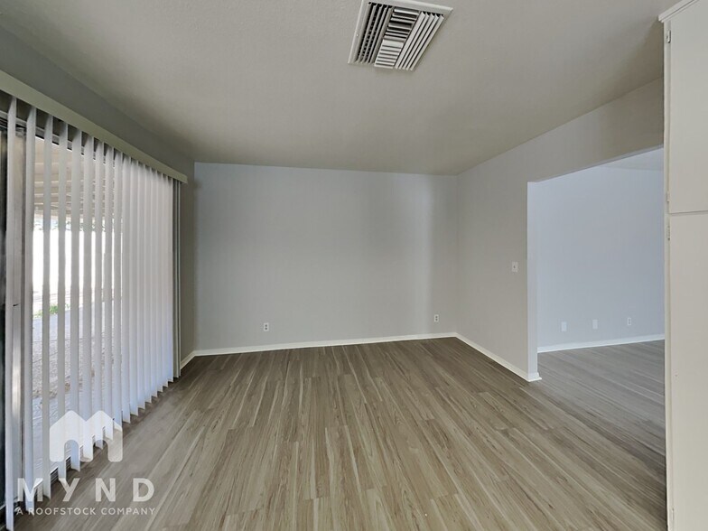 Building Photo - 1567 S Christy Ln