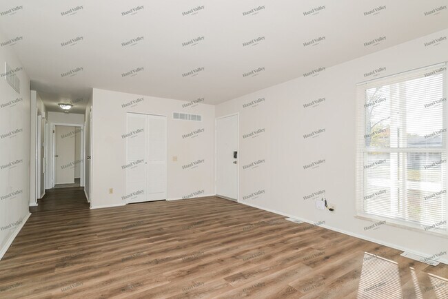 Building Photo - 1465 Central Pkwy