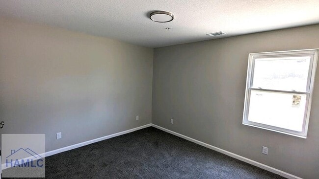 Building Photo - 1474 Kelly Dr