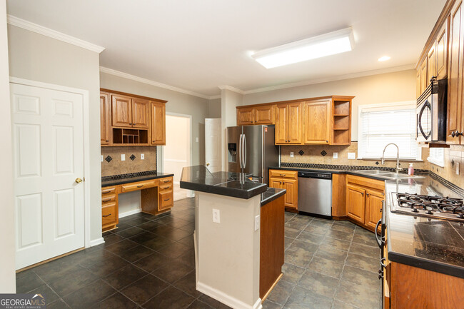 Building Photo - 155 Glenwood Ln