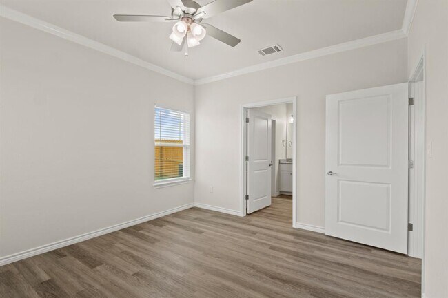 Building Photo - 506 Whirlaway Dr
