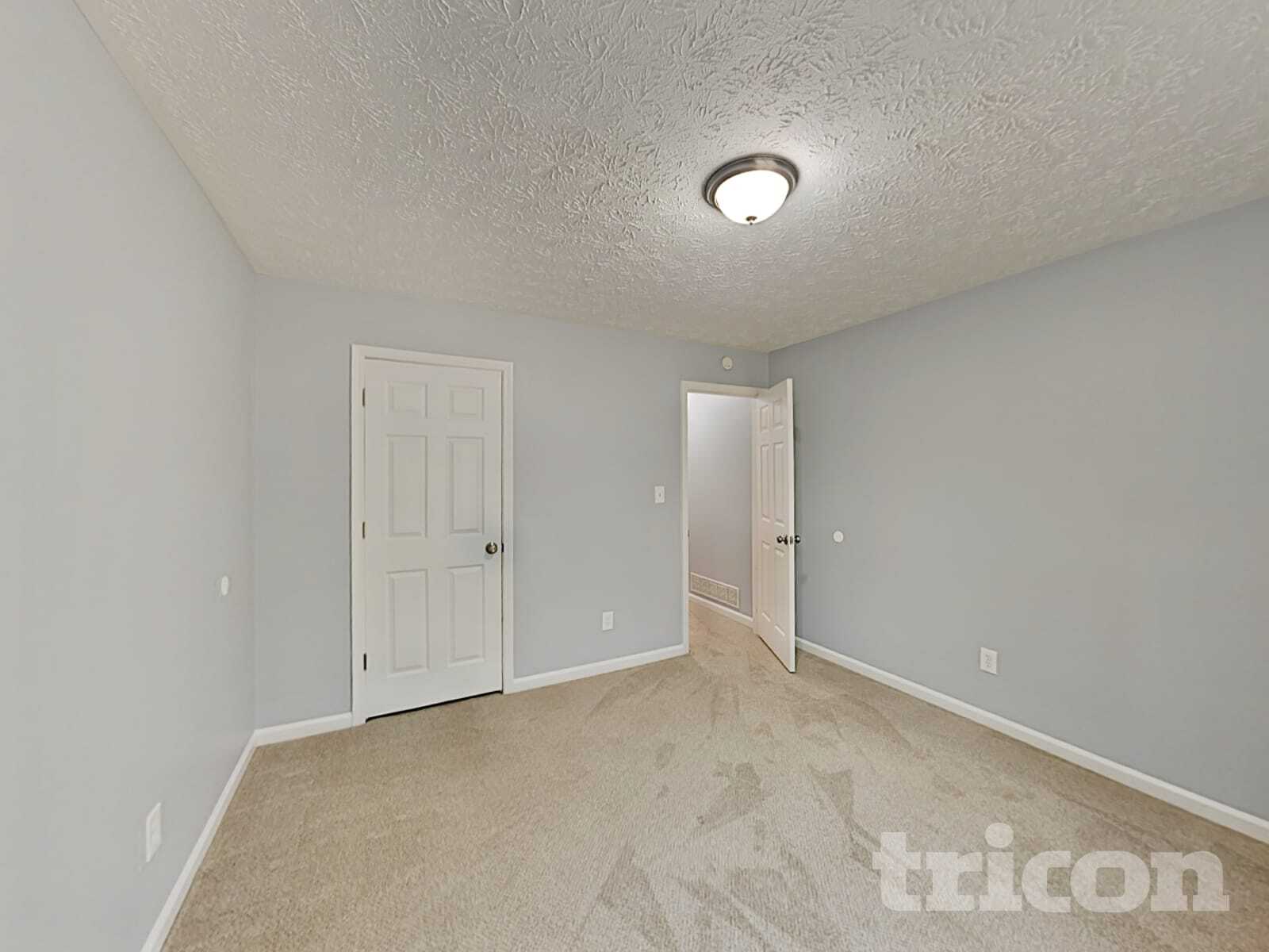 Building Photo - 262 Maplelake Dr