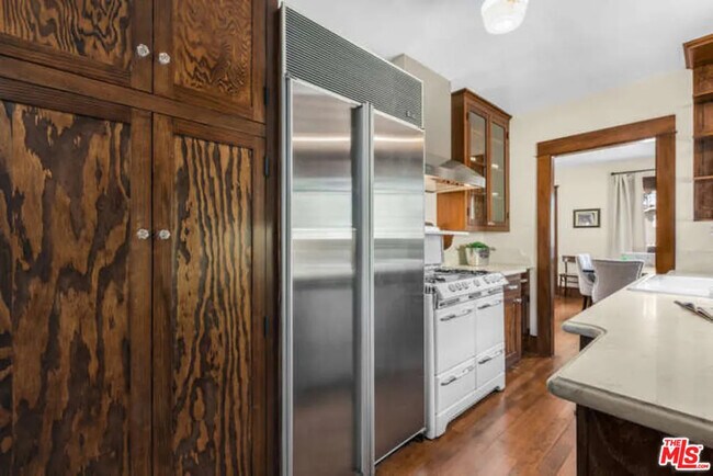 Building Photo - 850 Laveta Ter