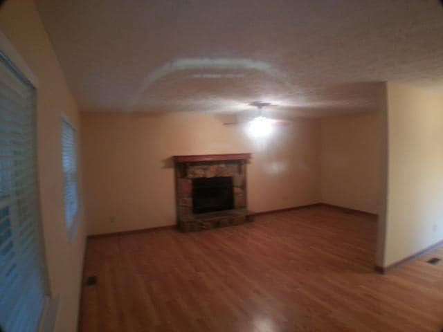 Building Photo - Charming 3 Bedroom / 2 Bath with Finished Basement!