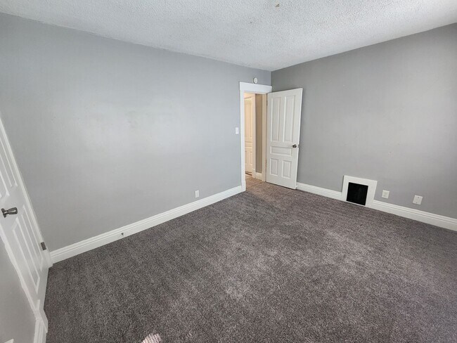 Building Photo - 1326 N Ripley St