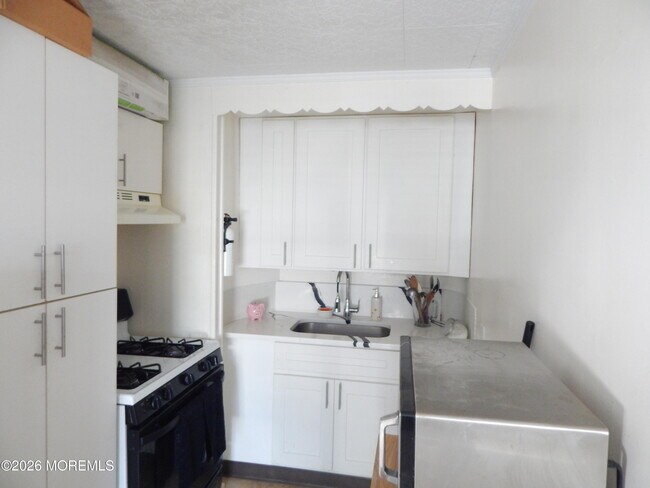 Building Photo - 90 Mt Hermon Way