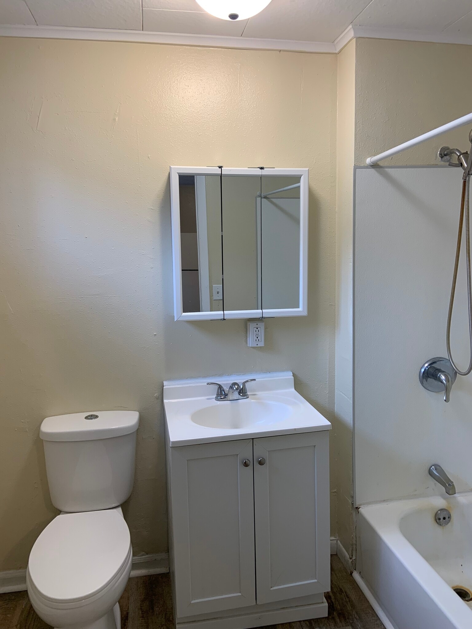 Building Photo - 29819 Meadow Dr