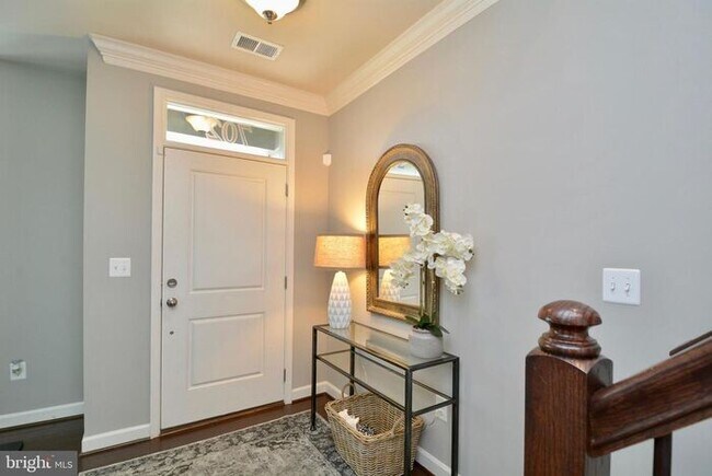 Building Photo - 702 Fair Winds Way