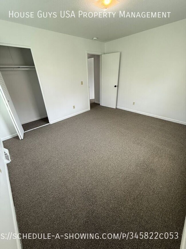Building Photo - 8608 Countryshire Ln