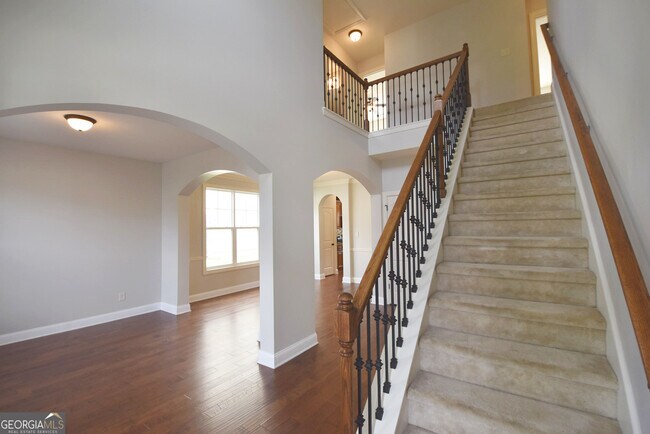 Building Photo - 606 Blackburn Ln