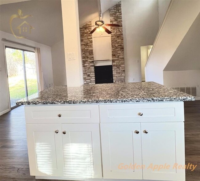 Building Photo - 4904 Cabob St