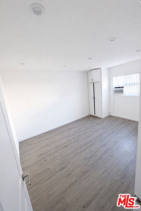 Building Photo - 924 N Curson Ave