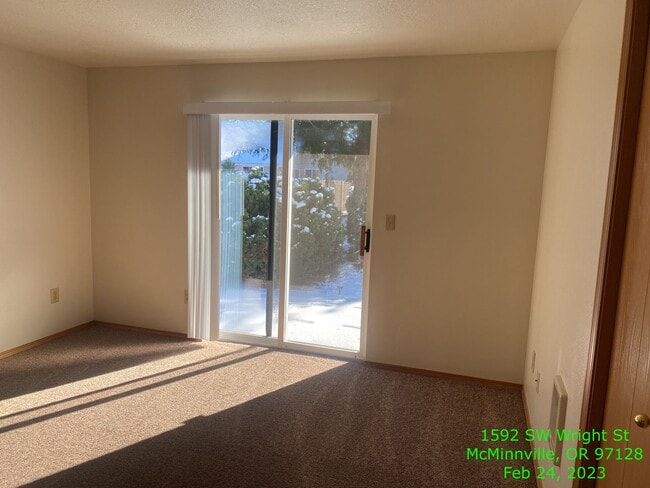 Building Photo - 1592 SW Wright St