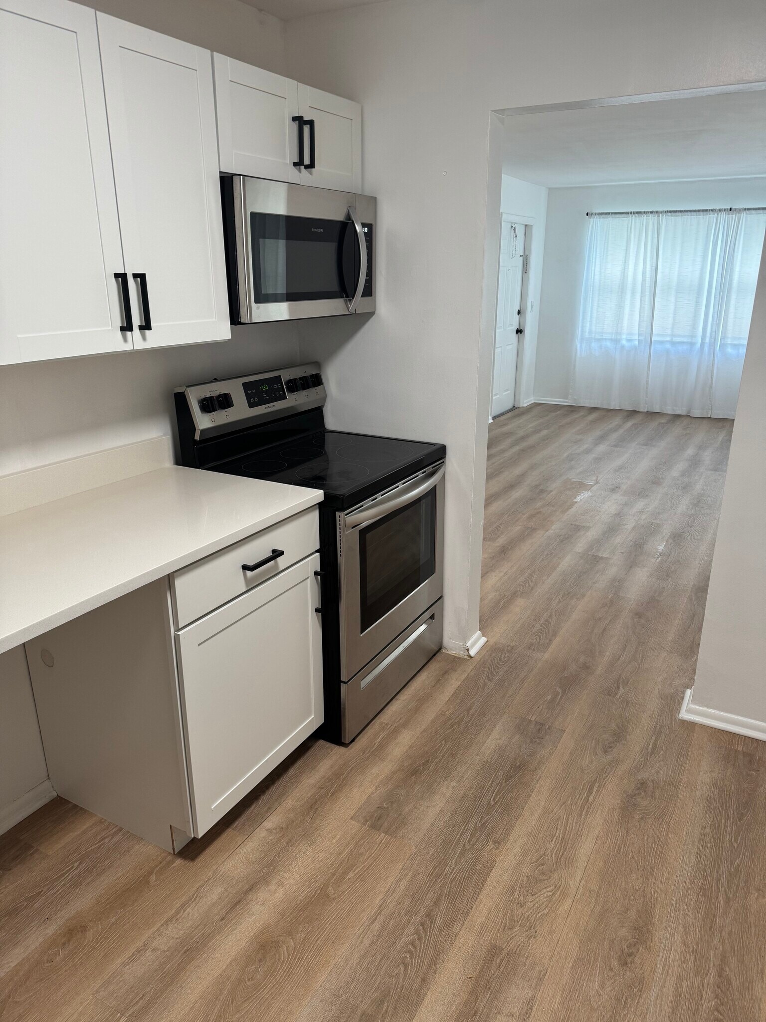 Building Photo - 171 S Broadway