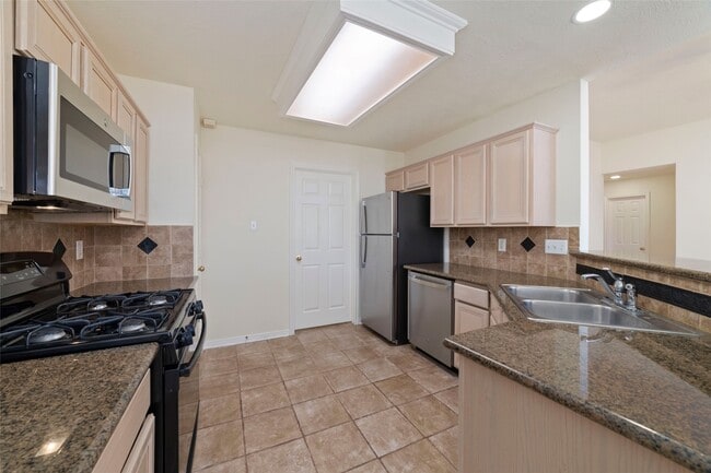 Building Photo - 17075 Great Glen Dr