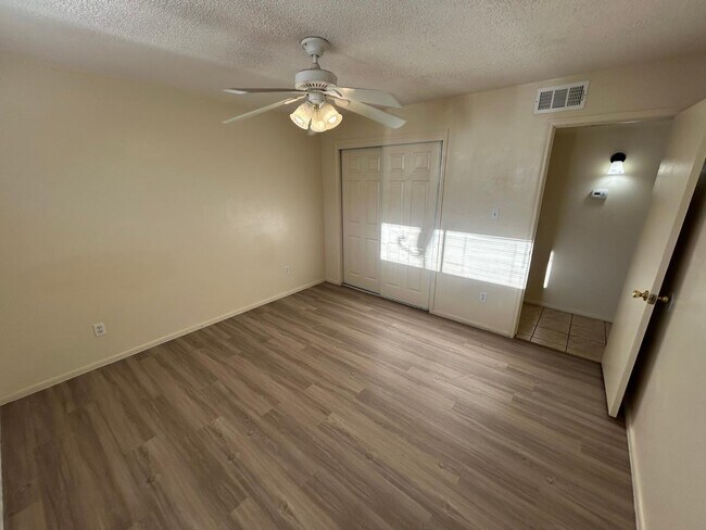 Building Photo - 1857 E University Dr