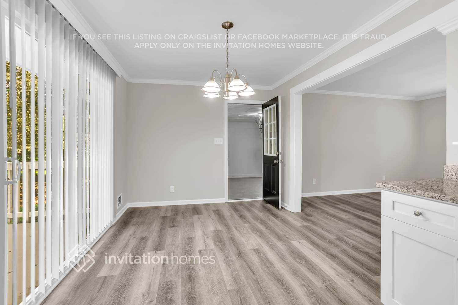 Building Photo - 1633 Carolyn Dr SW