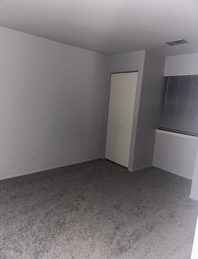 Building Photo - 1022 Thorndale Ct