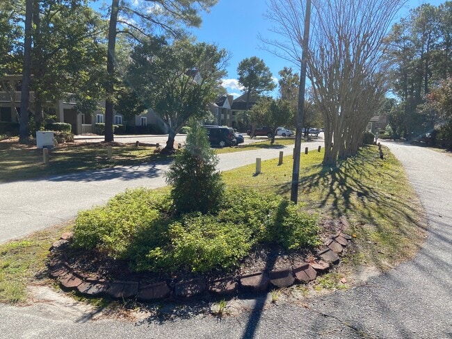 Building Photo - 100 Myrtle Greens Dr