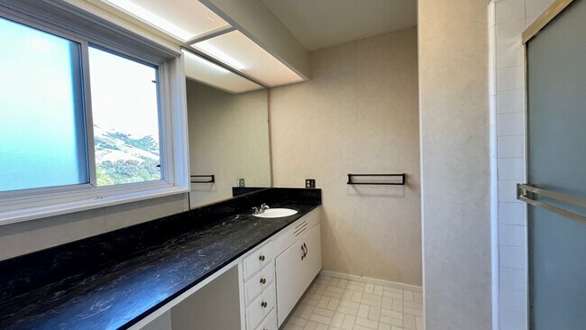 Building Photo - "The Rock" - 6 Bedroom House by Cal Poly