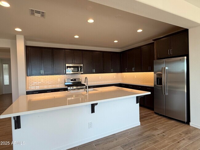 Building Photo - 10155 W Columbus Ave