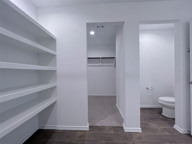 Building Photo - 21227 Alder Oaks Dr