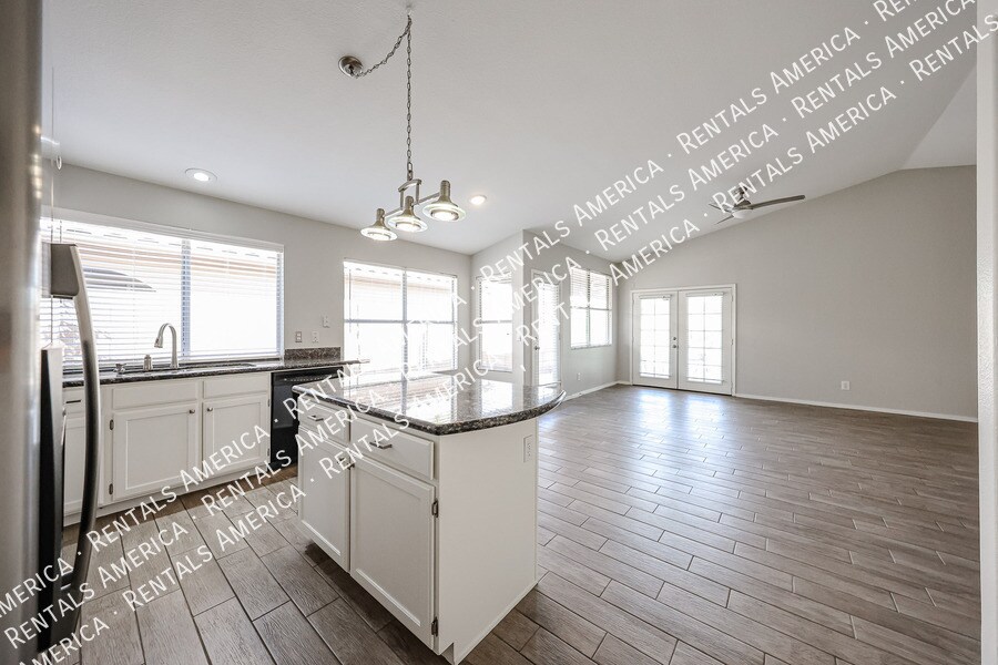 Building Photo - 153 S Garnet Rd