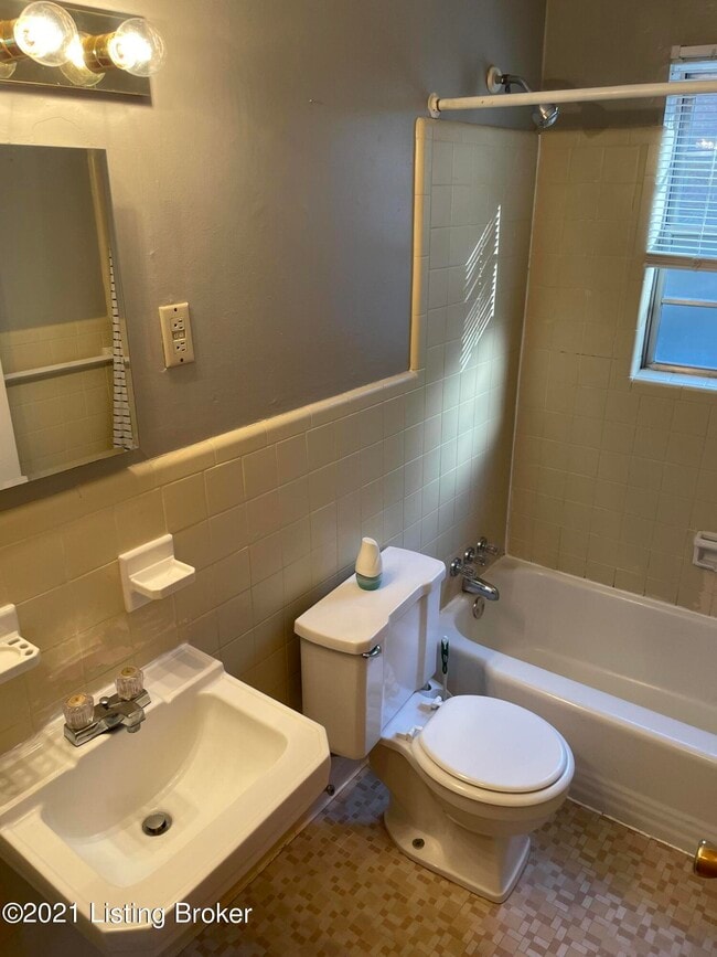 Building Photo - 2624 Longview Ave