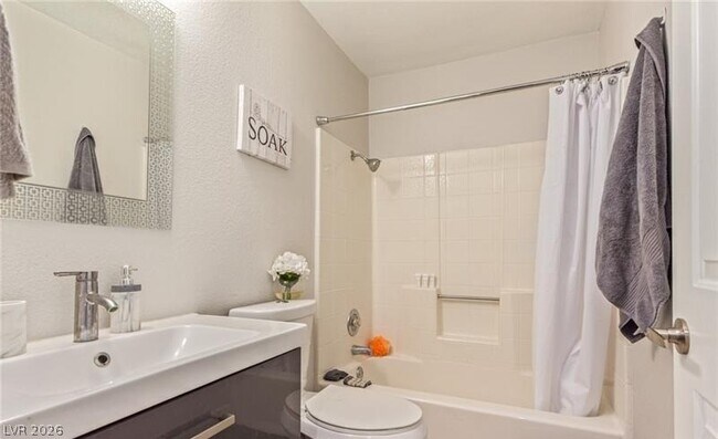 Building Photo - 2840 Blue Bonnet Dr