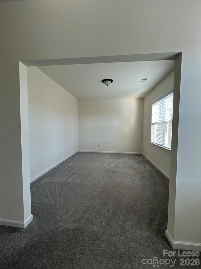 Building Photo - 5016 Britannia Blvd