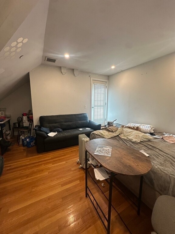 Building Photo - 59 Circuit St