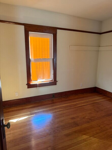 upstairs bedroom - 1360 Granada Ave