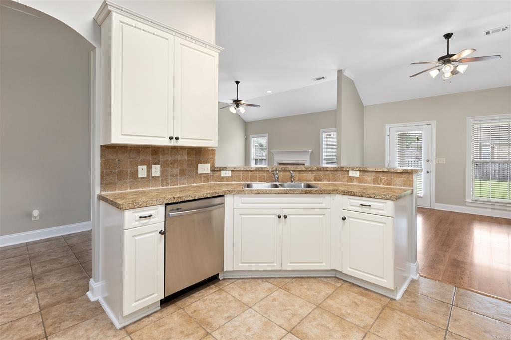 Building Photo - 9729 Helmsley Cir