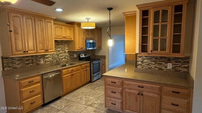 Building Photo - 289 Highpoint Dr