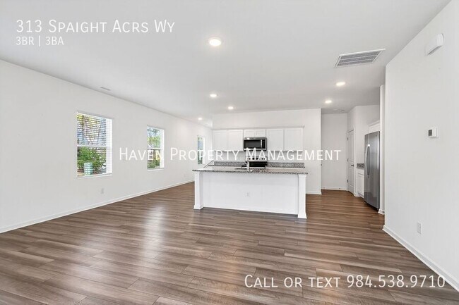 Building Photo - 313 Spaight Acrs Wy